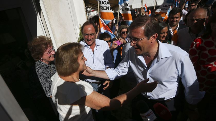 Portas e Passos distribuem beijinhos pelas ruas de Tomar. Foto: José Sena Goulão/Lusa