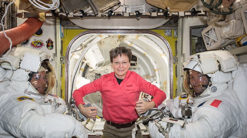 Quando regressar à Terra, em Setembro, Peggy vai registar 666 dias em órbita, repartidos por três missões.. Foto: NASA