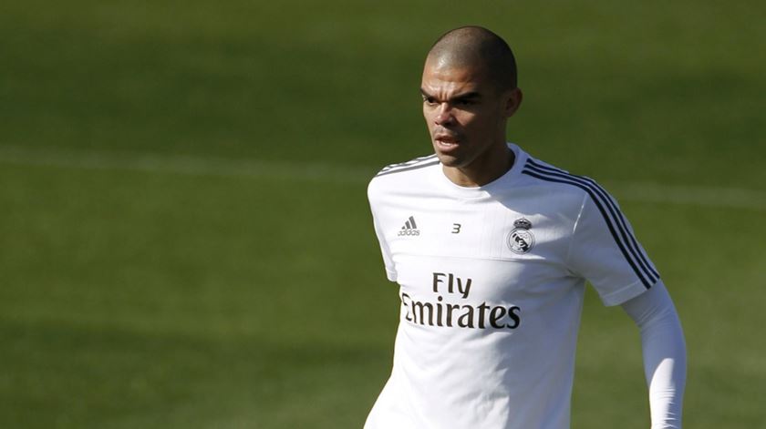Pepe está em final de contrato com o Real Madrid. Foto: Victor Lerana/EPA