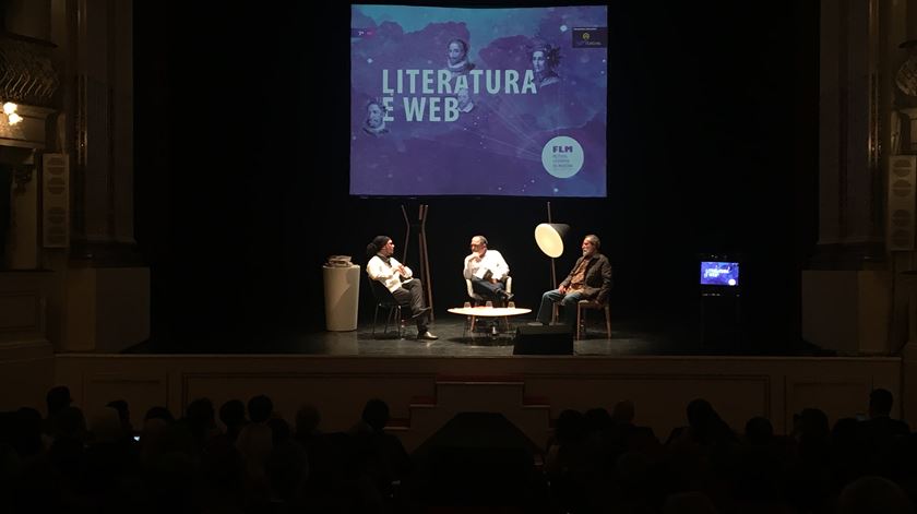 Pepetela e Ondjaki no Festival Literário da Madeira. Foto: DR
