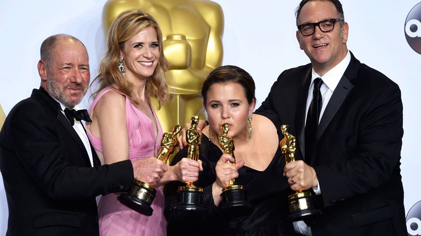 Produtores do filme "Spotlight" celebram sucesso nos Oscares. Foto: EPA/Paul Buck