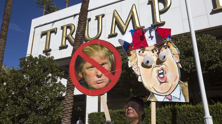 Protesto junto a um hotel de Trump em Las Vegas. Foto: Eugene Garcia/EPA