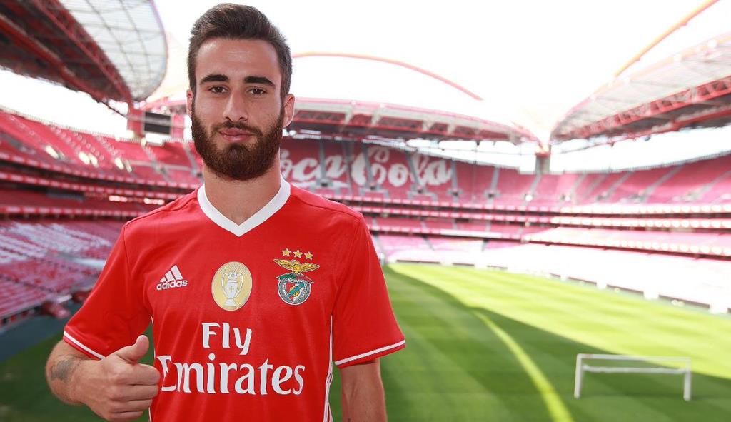 Todos gostariam que Rafa ficasse no Benfica, mas temos de respeitar