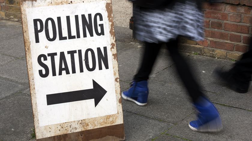 Os britânicos voltam às assembleias de voto em Junho. Foto: Hannah Mckay/EPA-Arquivo