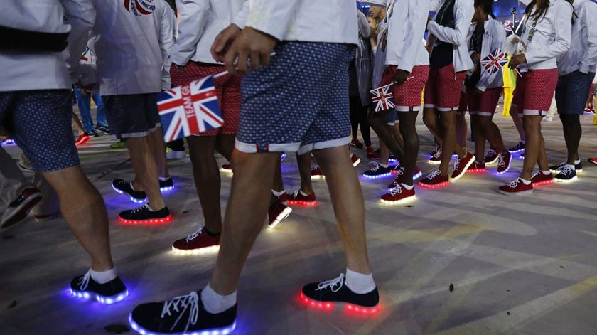 Os sapatos da delegação britânica chamaram a atenção nas redes sociais. Foto: Sergei Ilnitsky/EPA