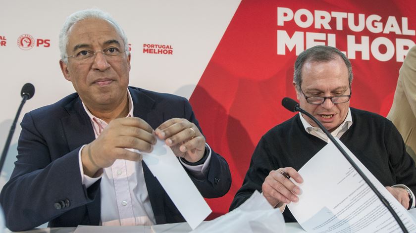 António Costa presidiu, sábado, no Porto, a uma Comissão Nacional marcada pela aprovação de propostas da agenda fracturante. Foto: Rui Farinha/Lusa