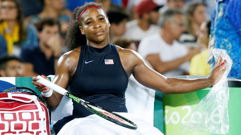 Serena não escondeu a desilusão pela eliminação dos Jogos. Foto: Michael Reynolds/EPA