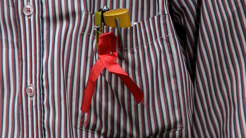Câmara lança iniciativa para combater estigma de quem tem SIDA. Foto: Divyaklant Solanki/EPA
