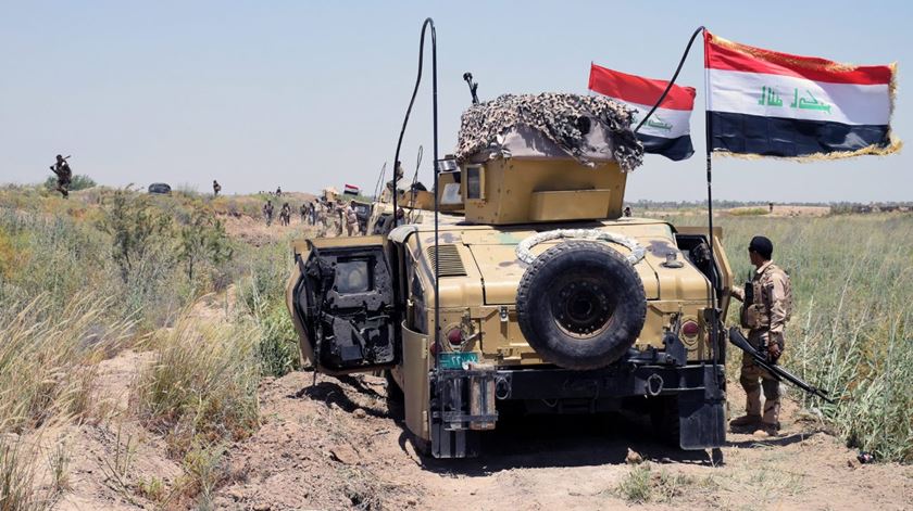 Soldados iraquianos preparam asaslto a Falluja. Foto: Nawras Ameer/EPA