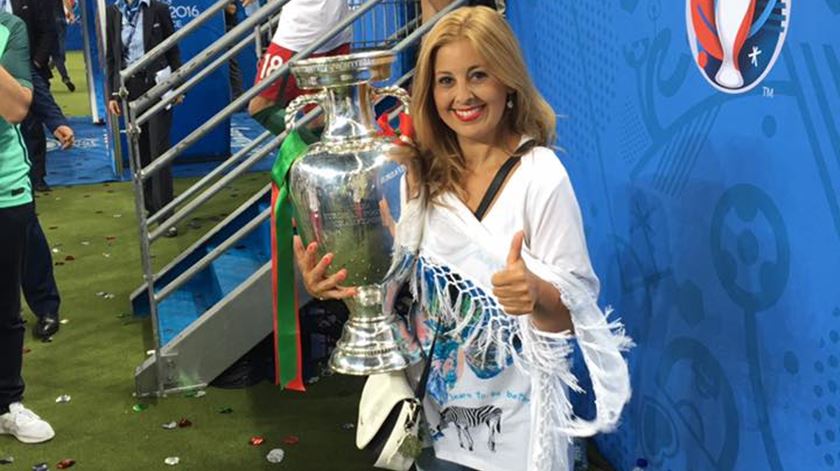 Susana Torres com a taça do campeonato europeu. Foto: DR